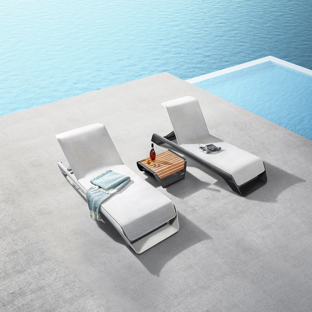 HIGOLD Onda Outdoor Chaise Lounger with Side Table — Pininfarina Design